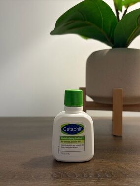 Cetaphil moisturizing lotion 29ml
Dry to normal sensitive skin